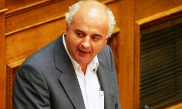 Ν. Καραθανασόπουλος: «Ο διαγωνισμός για τις άδειες δεν πρόκειται να βελτιώσει την ενημέρωση»